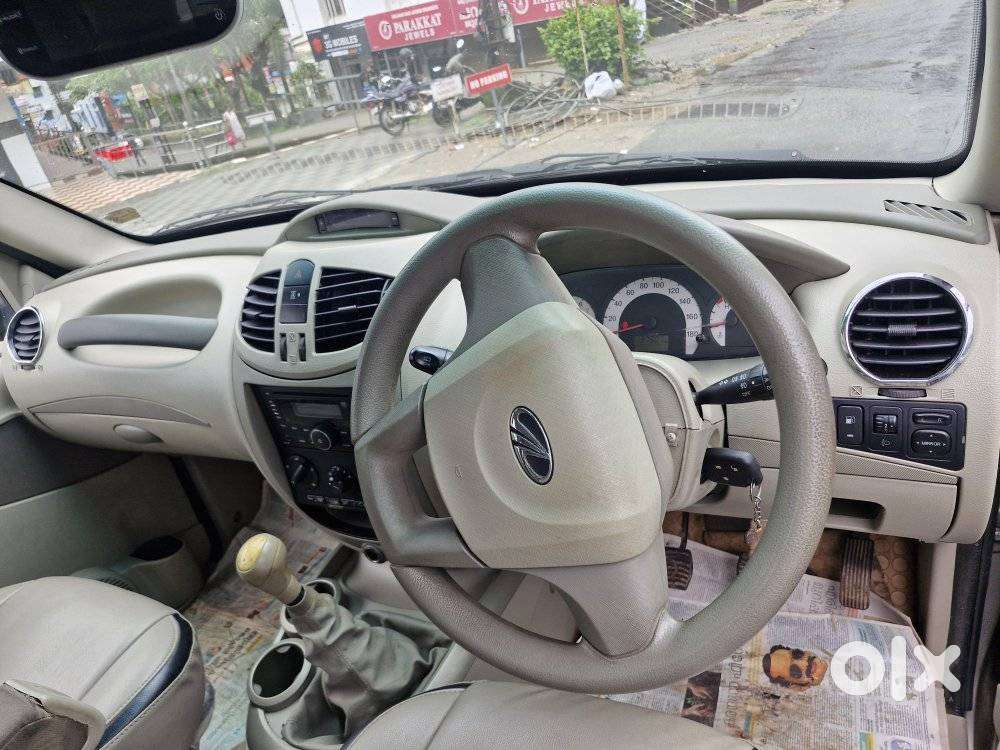 Mahindra Quanto C6, 2013