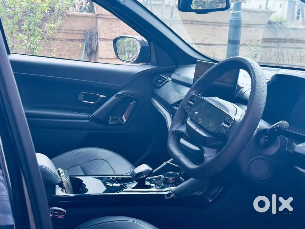Tata Safari Dark 2024 Edition