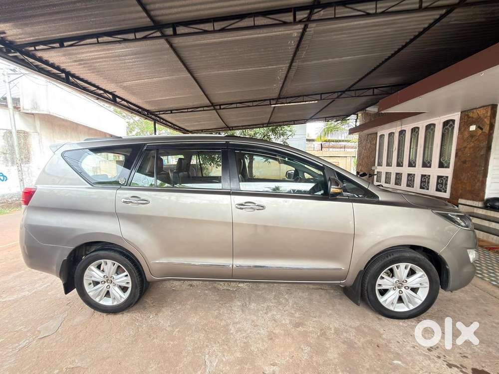 Toyota Innova Crysta 2.8 Z At 2016 Diesel Well Maintained