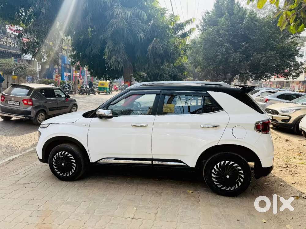 Hyundai Venue 1.2 S Plus, 2022, Petrol