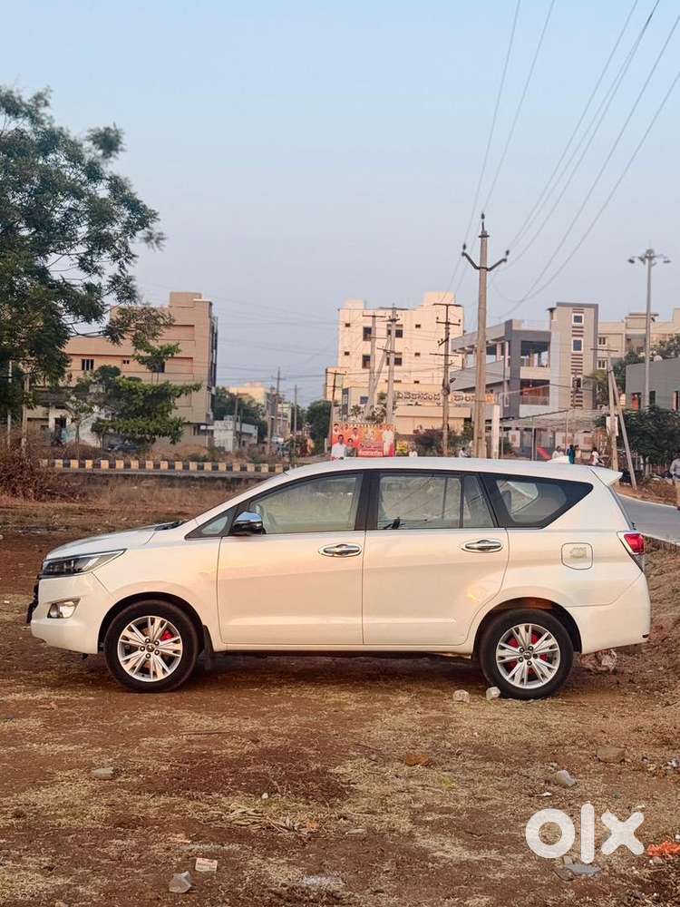 Toyota Innova Crysta 2017 Diesel Well Maintained