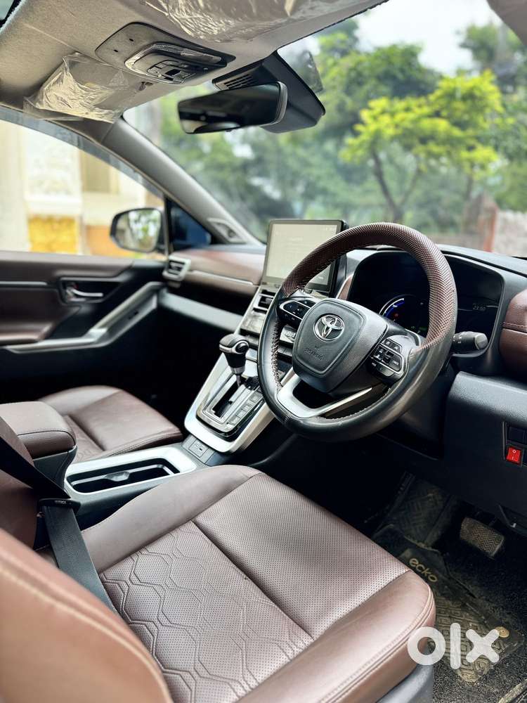 Toyota Innova Hycross 2.0 Zx Hybrid 7 Str, 2024, Petrol
