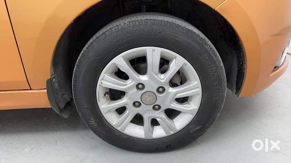 Tata Tiago Xza, 2017, Petrol