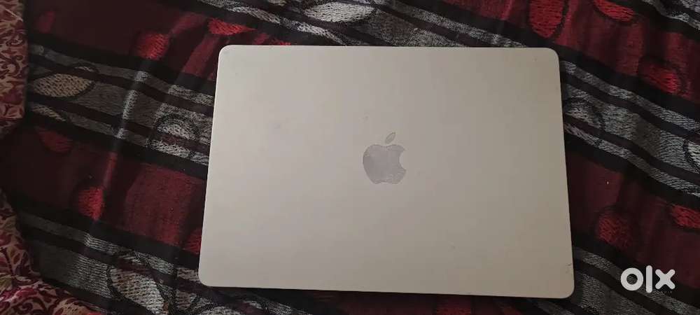 Macbook M2 16/256gb