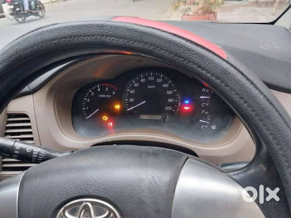 Toyota Innova 2.5 G (diesel) 8 Seater, 2015, Diesel