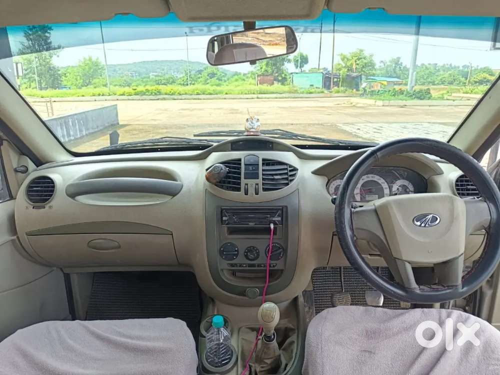 Mahindra Quanto 2015