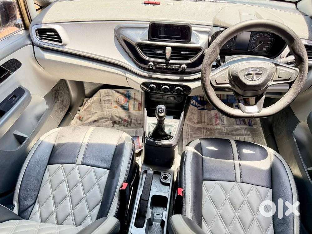 Tata Altroz 1.2 Xe, 2020, Petrol