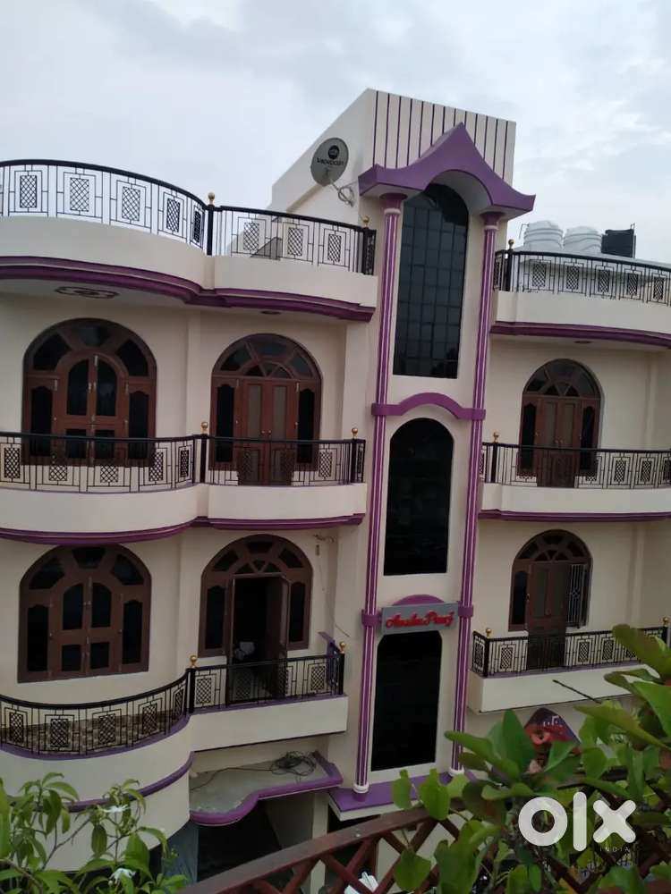 Spacious Ground Floor Flat Available for Rent