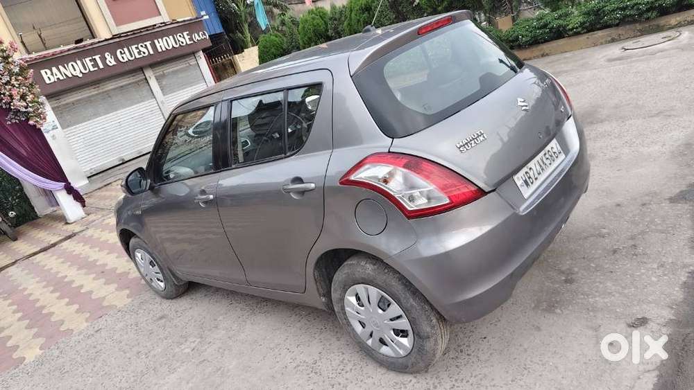 Maruti Suzuki Swift Vxi + Manual, 2017, Petrol