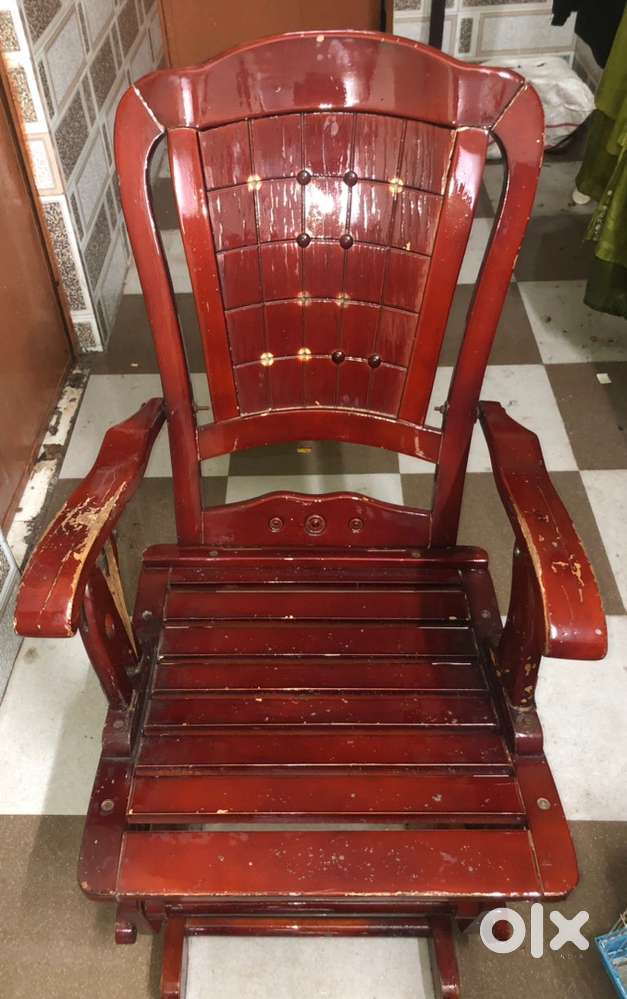 Antique chair with 60&deg; Rotation