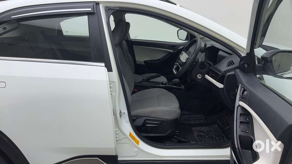 Tata Curvv Pure Plus S 1.2 Revotron Petrol 7dca, 2024, Petrol