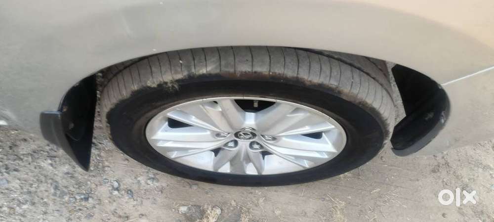 Toyota Innova Crysta 2.4 V 8 Str, 2017, Diesel