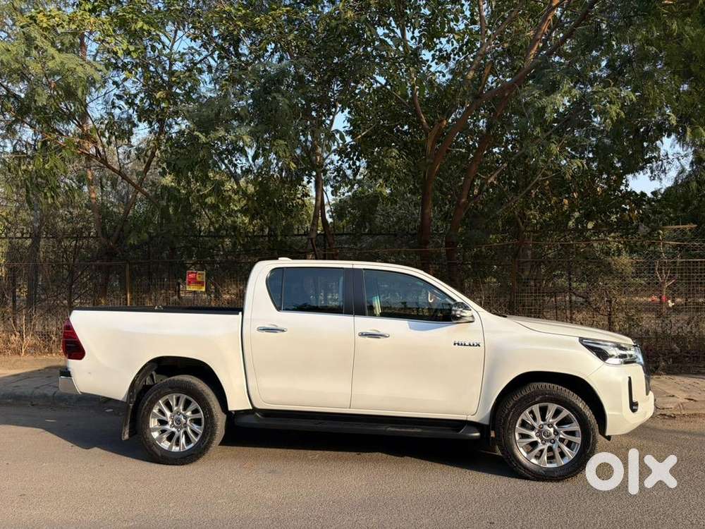 Toyota Hilux 4x4 At 2024 Model With Vip 0006 Number