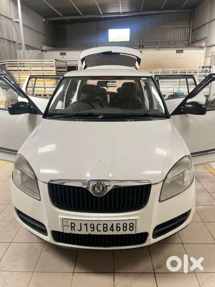 Skoda Fabia Petrol 120000 Km Driven