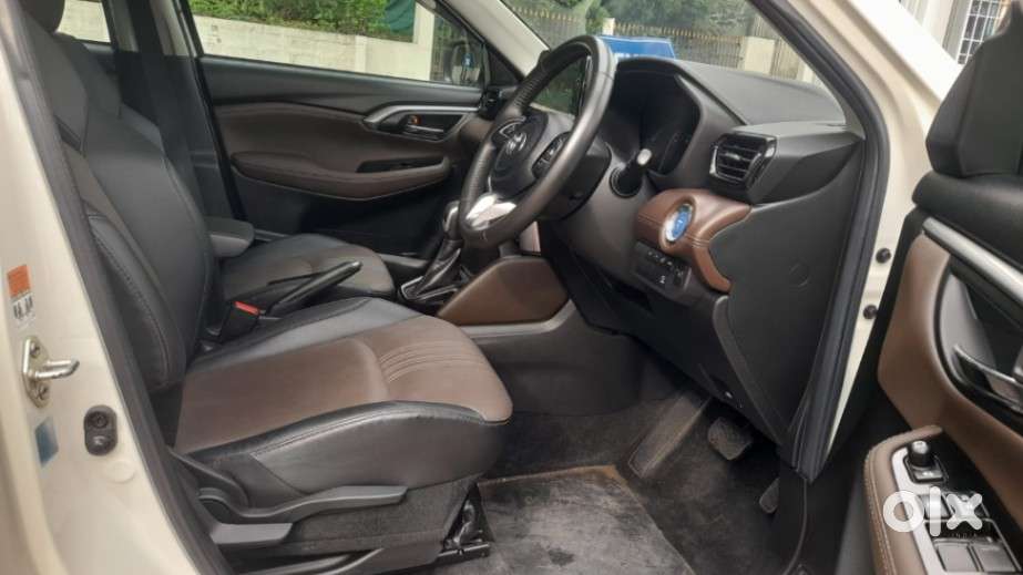 Toyota Urban Cruiser Hyryder 1.5 V Hybrid, 2024, Petrol