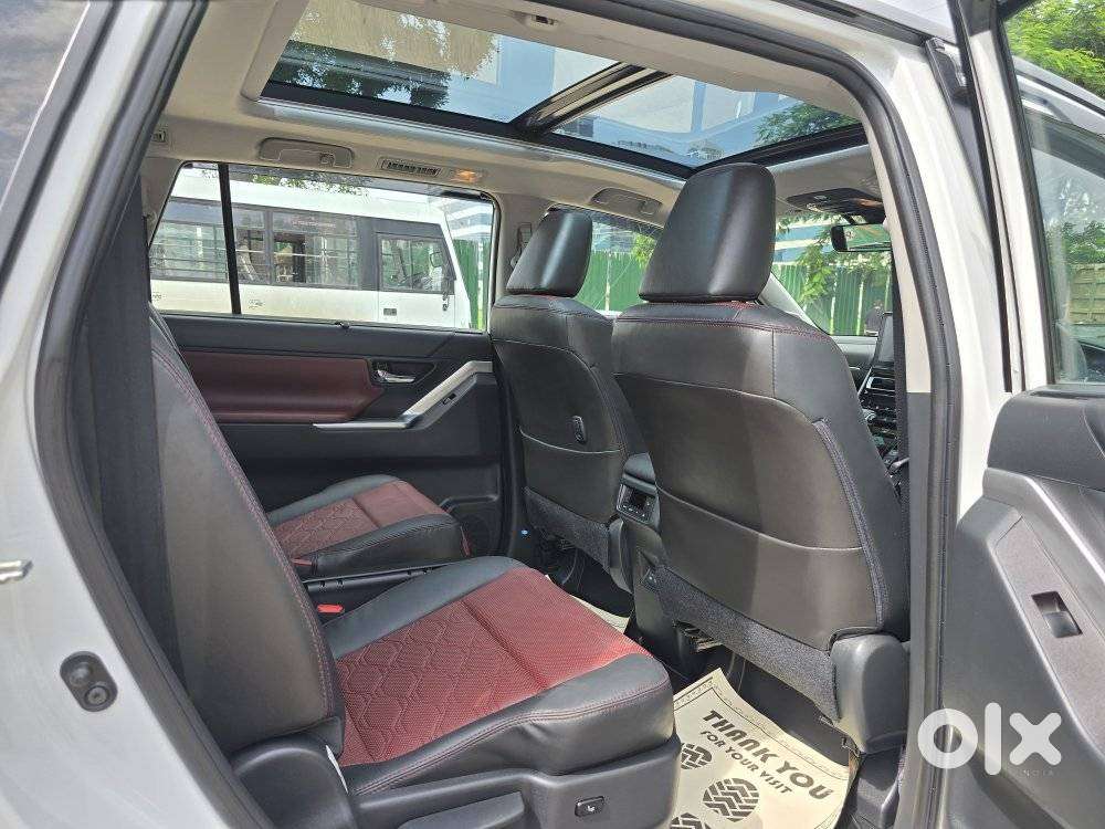 Toyota Innova Hycross 2.0 Zx (o) Hybrid 7 Str, 2025, Petrol