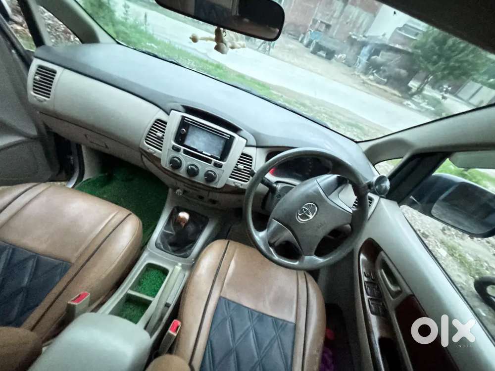 Toyota Innova 2.5 2012