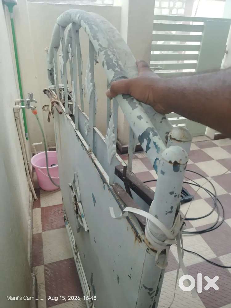 Aluminium and iron 2 gates for sale