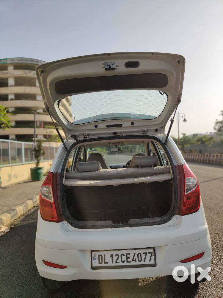 Hyundai I10 Sportz At, 2013, Petrol