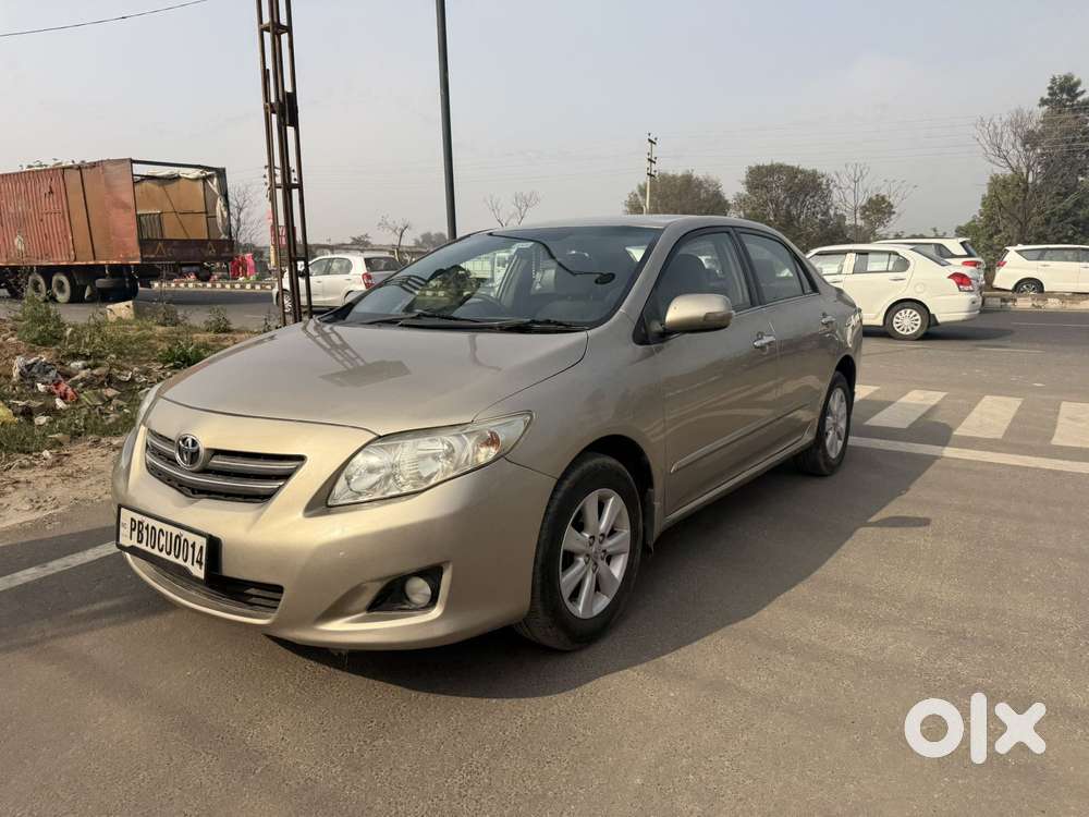 Toyota Corolla Altis 2010-2013 1.8 J, 2010, Petrol