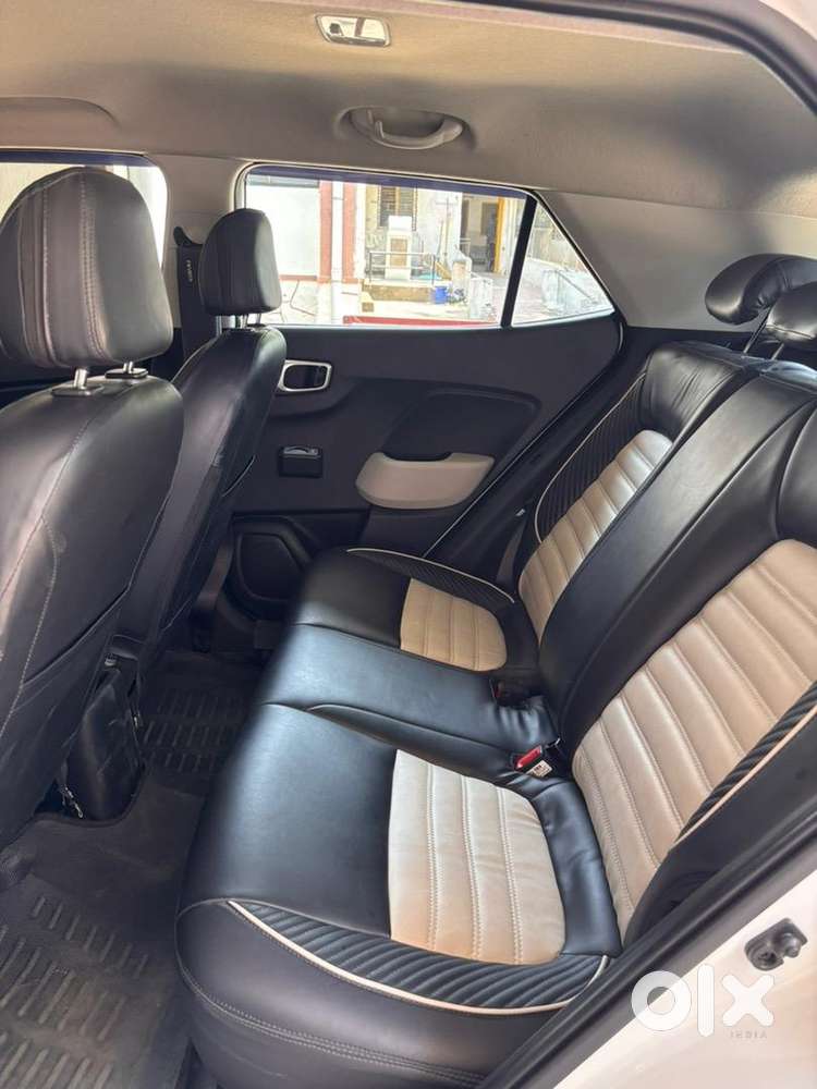 Hyundai Venue 2023 Petrol Well Maintained