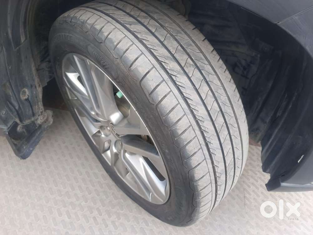 Toyota Innova Hycross 2.0 Zx Hybrid 7 Str, 2023, Petrol