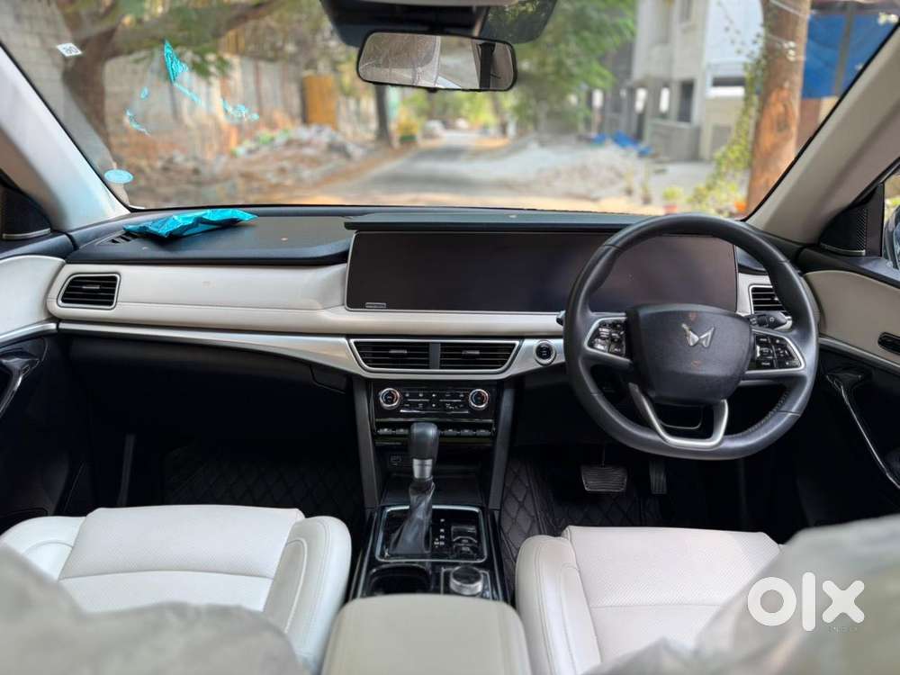 Mahindra Xuv700 2.2 Ax 7 Diesel At Luxury Pack Str, 2023, Diesel