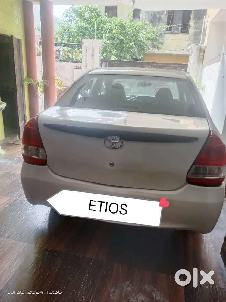 Toyota Etios 1.5 High 2013