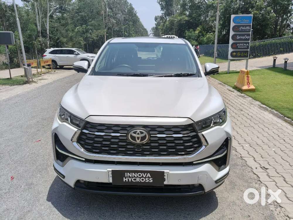 Toyota Innova Hycross 2024 Hybrid Hybrid