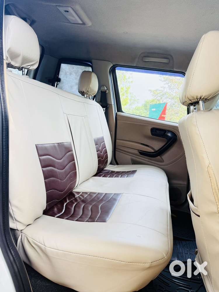 Mahindra Tuv 300 T6 Plus, 2017, Diesel