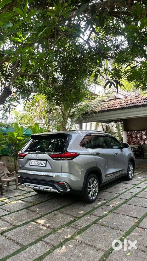 Toyota Innova Hycross 2023  8-seater Slf Variant