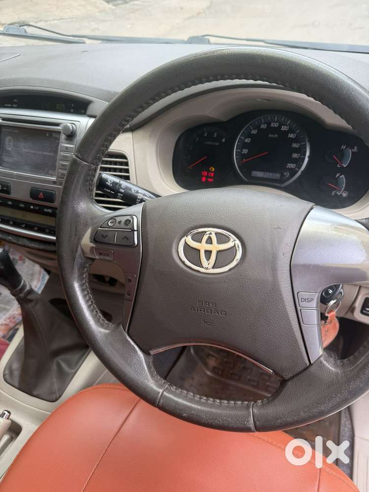 Toyota Innova 2.5 Zx Diesel 7 Seater Bsiii, 2014, Diesel
