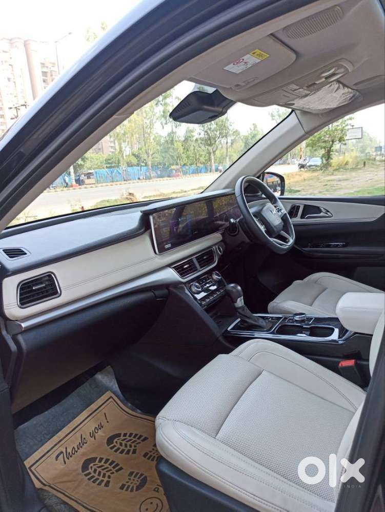 Mahindra Xuv700 2.2 Ax 7 Diesel At Luxury Pack Str Awd, 2026, Diesel