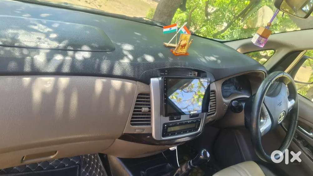 Toyota Innova 2015