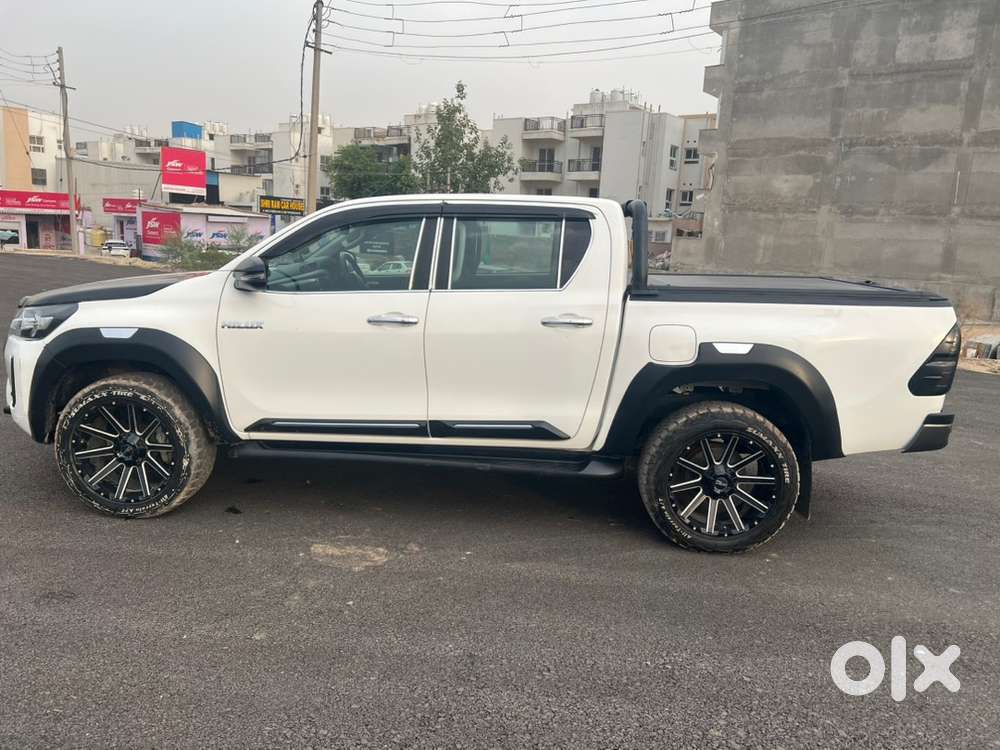 Toyota Hilux 2024 Diesel Well Maintained