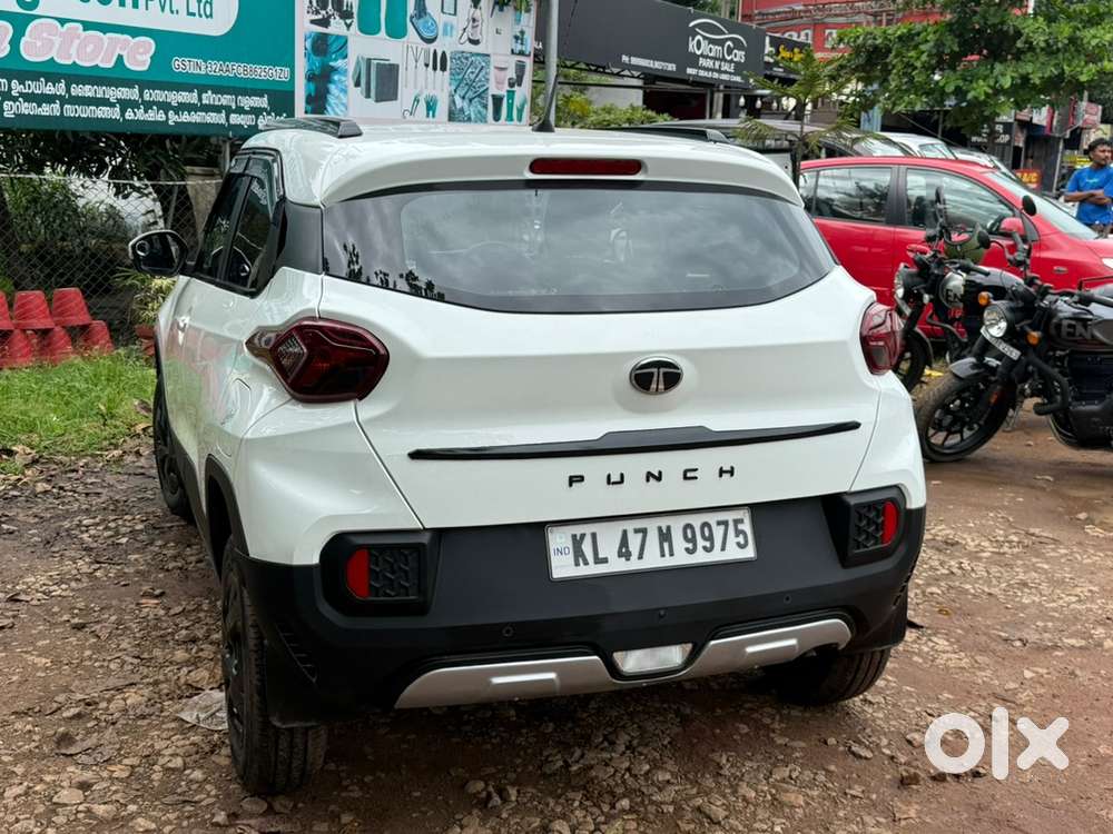 2025 Tata Punch Adv Amt