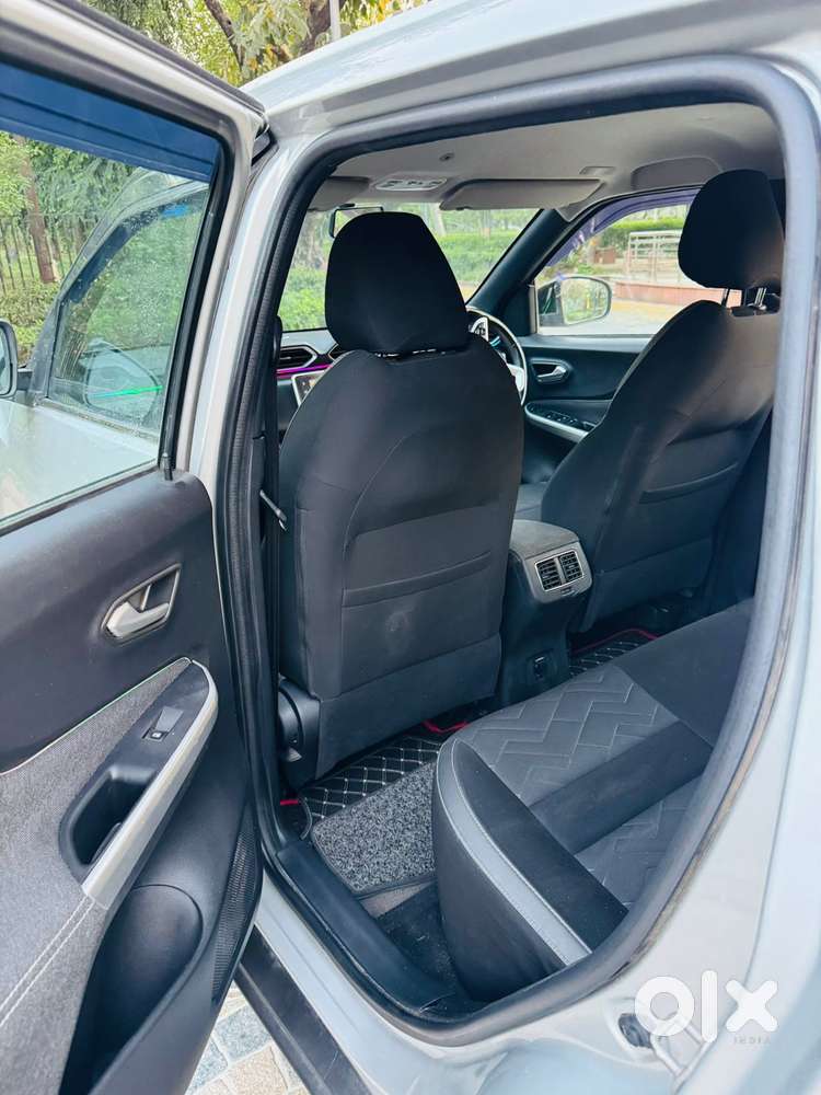 Nissan Magnite 1.0 Xv Turbo Cvt, 2021, Petrol