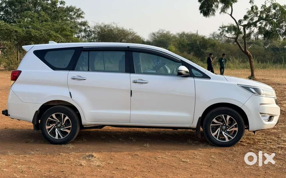 Toyota Innova Crysta 2.4 V 8 Str, 2023, Diesel