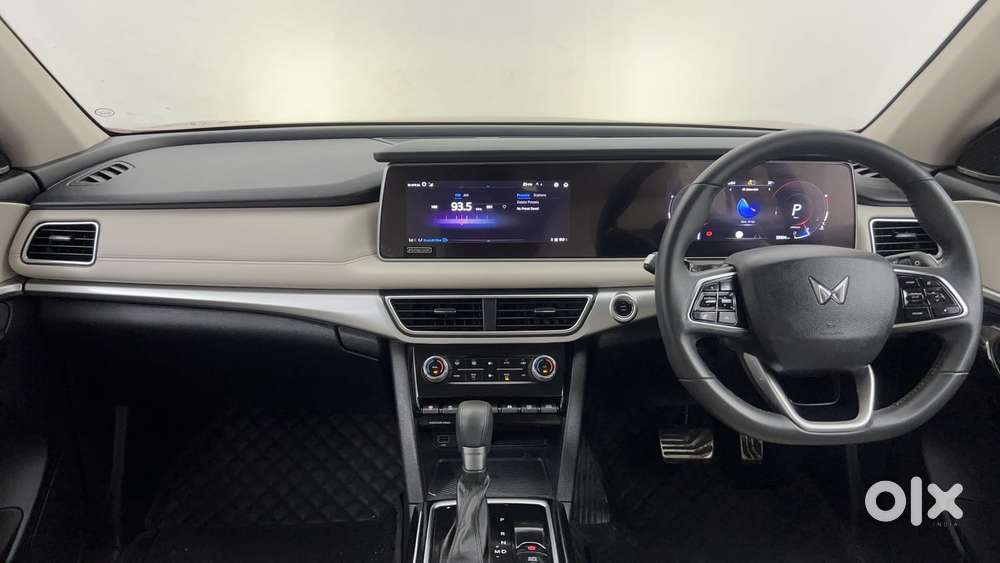 Mahindra Xuv700 2.2 Ax 7 Diesel At Luxury Pack Str, 2022, Diesel