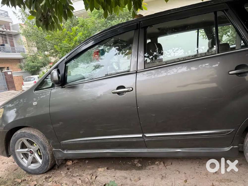 Toyota Innova Diesel Manual 2014 Variant