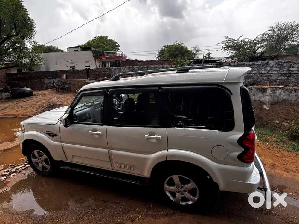 Mahindra Scorpio Classic 2015 Diesel 110000 Km Driven