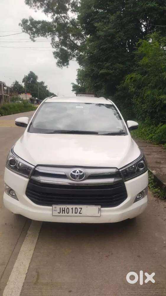 Innova Crysta 2.4 V