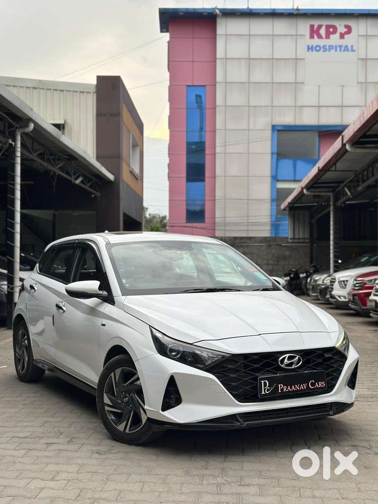 Hyundai I20 1.4 Asta (o) At With Sunroof, 2021, Petrol