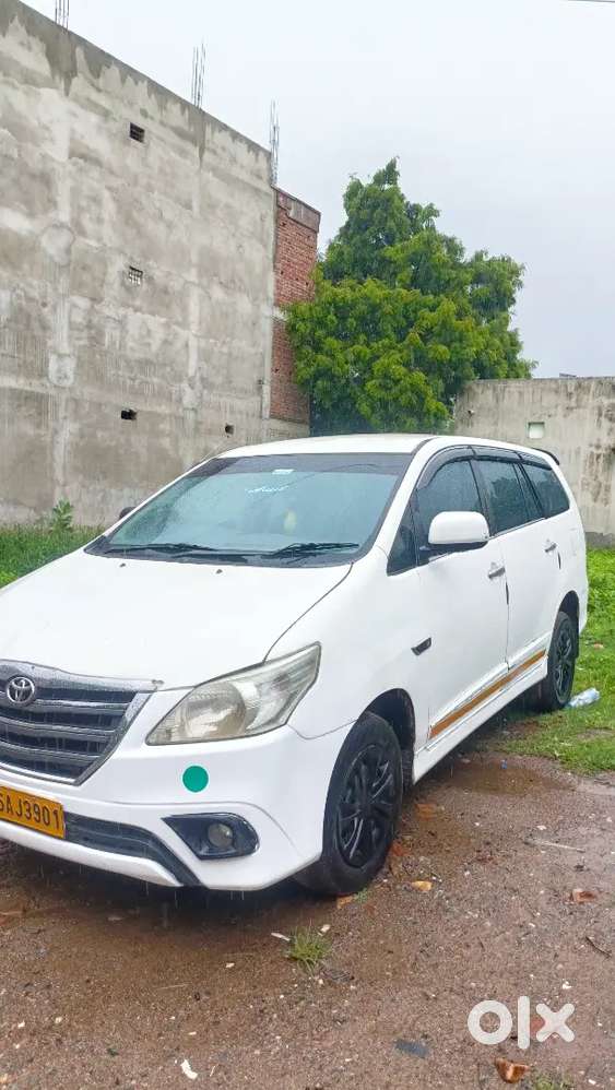 Toyota Innova 2011