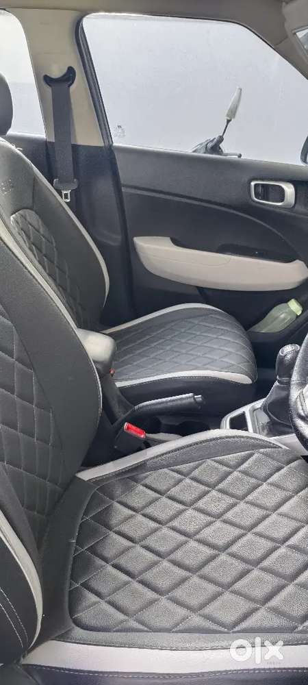 Hyundai Venue2025 Petrol 13000 Km Driven