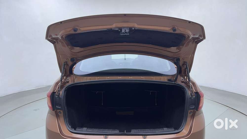 Tata Tigor Xza, 2017, Petrol