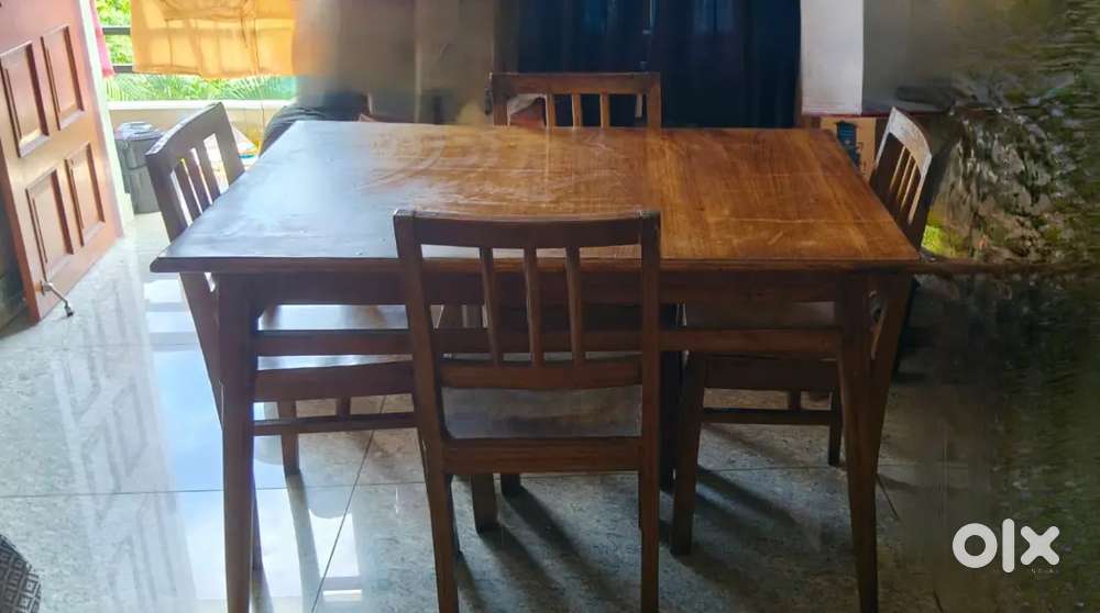 Dinning table for urgent sell