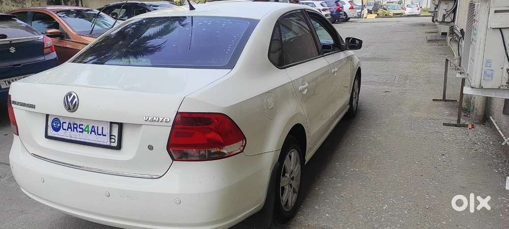 Volkswagen Vento 2010-2013 Petrol Highline, 2011, Petrol