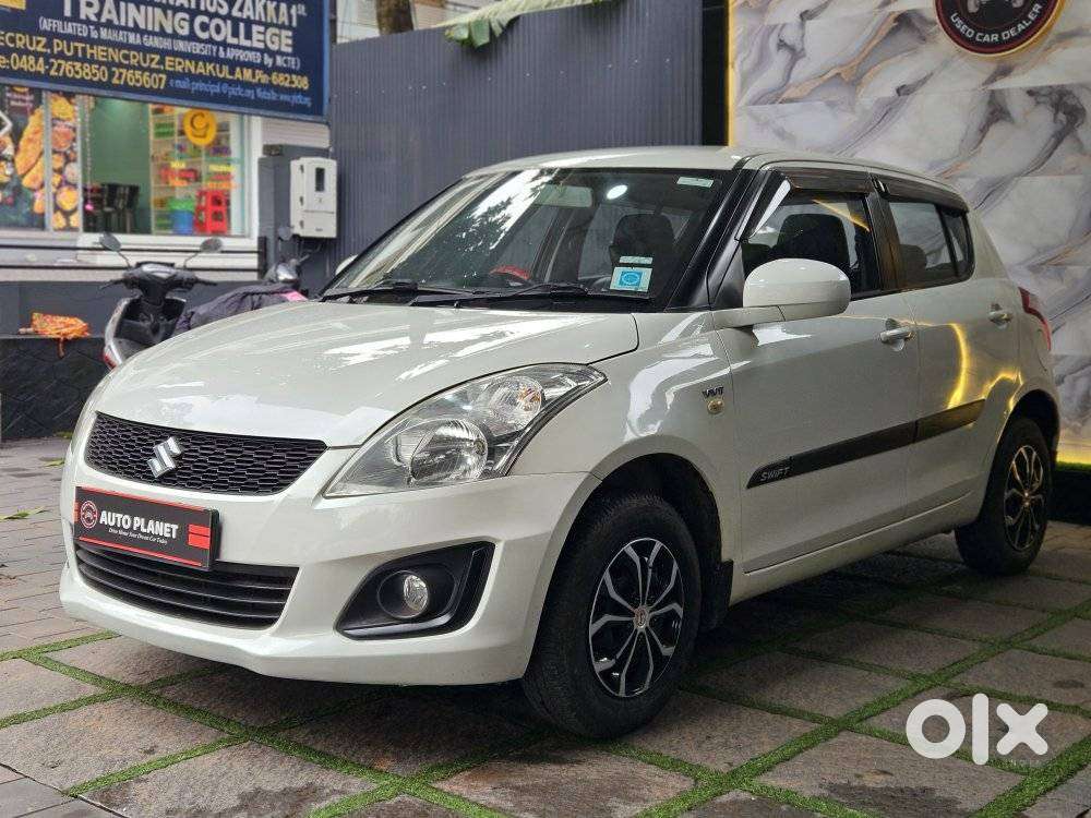 Maruti Suzuki Swift Lxi Optional-o, 2017, Petrol