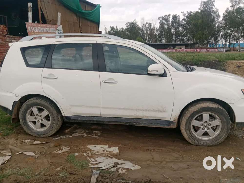 Mitsubishi Outlander 2010 Petrol Good Condition.